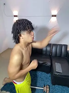 Snapshot of samxx_muscle chatting on 4, 5, 2026 samxx muscle online show from 4, 5, 2026
