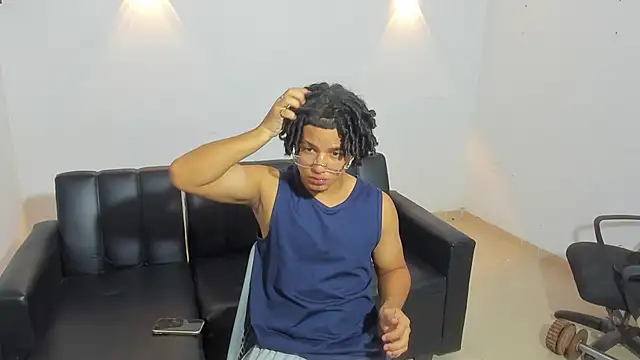 Snapshot of samxx_muscle chatting on 14, 5, 2026 samxx muscle online show from 14, 5, 2026