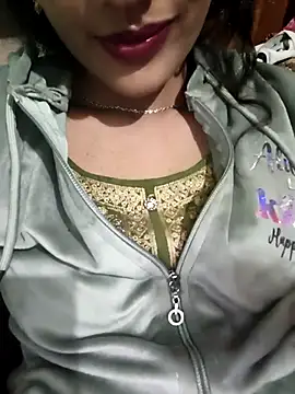 Eshwari Chopra online show from 4, 12, 2025