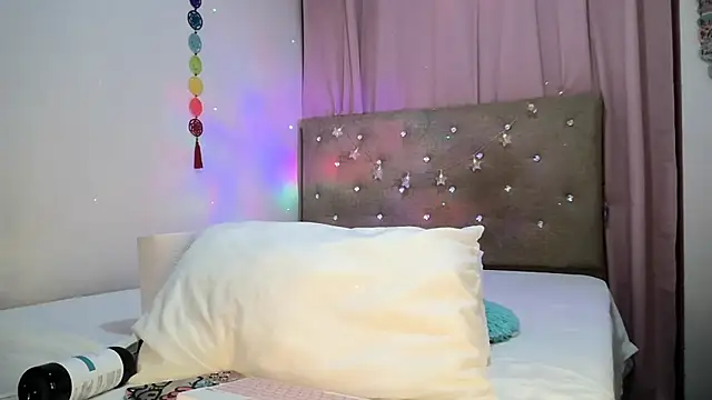 Snapshot of sofia8428 chatting on 2, 4, 2026 sofia8428 online show from 2, 4, 2026