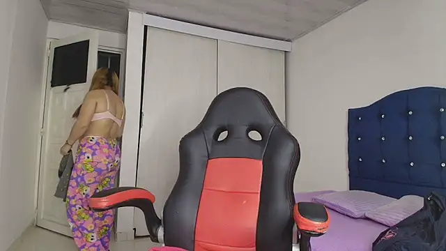 lovehotpink online show from 18, 10, 2025