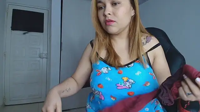 lovehotpink online show from 21, 12, 2025