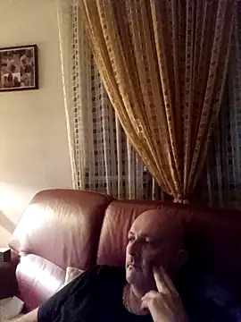 Alexis Bull online show from 15, 9, 2025