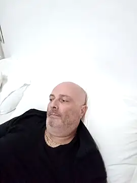 Alexis Bull online show from 4, 10, 2025