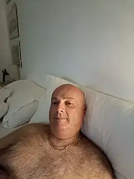 Alexis Bull online show from 13, 10, 2025