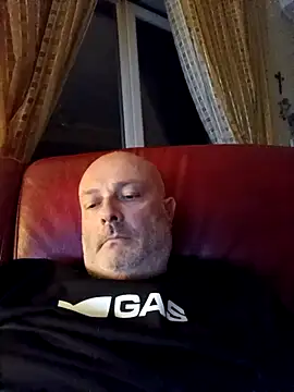 Alexis Bull online show from 12, 4, 2026