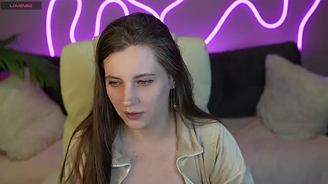 Snapshot of ValeryMurr chatting on 8, 10, 2025 ValeryMurr online show from 8, 10, 2025