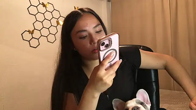 Snapshot of amelia_hall chatting on 4, 10, 2025 amelia hall online show from 4, 10, 2025