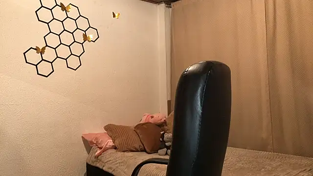 Snapshot of amelia_hall chatting on 7, 10, 2025 amelia hall online show from 7, 10, 2025