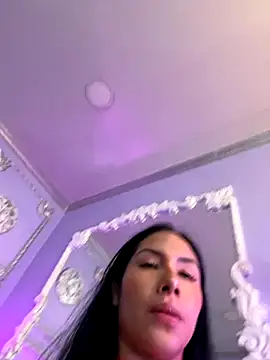 Snapshot of ArianaReynoldss chatting on 6, 10, 2025 ArianaReynoldss online show from 6, 10, 2025