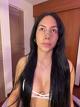 ArianaReynoldss online show from 12, 5, 2026