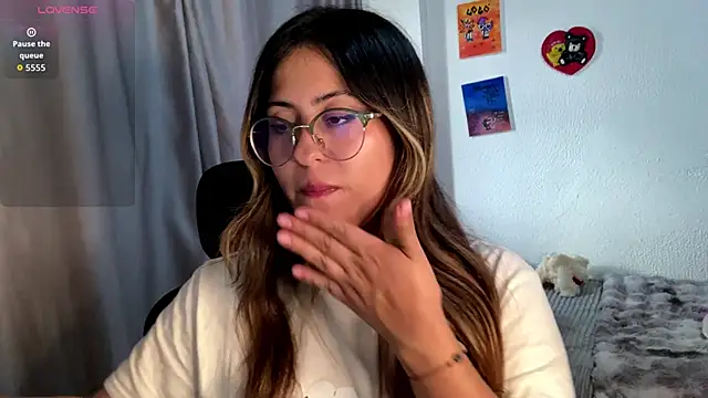 emma  bell  online show from 17, 9, 2025