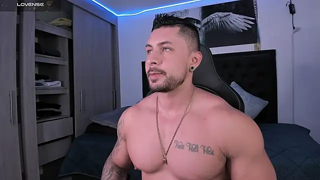 Snapshot of santi_aesthetic chatting on 19, 9, 2025 santi aesthetic online show from 19, 9, 2025