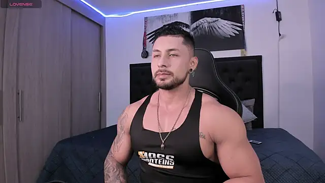 Snapshot of santi_aesthetic chatting on 1, 10, 2025 santi aesthetic online show from 1, 10, 2025