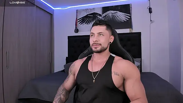 Snapshot of santi_aesthetic chatting on 4, 10, 2025 santi aesthetic online show from 4, 10, 2025