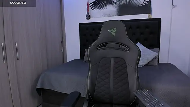 Snapshot of santi_aesthetic chatting on 6, 10, 2025 santi aesthetic online show from 6, 10, 2025