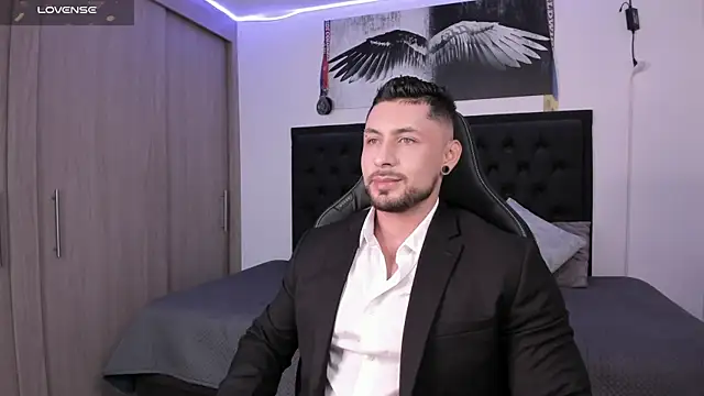 Snapshot of santi_aesthetic chatting on 8, 10, 2025 santi aesthetic online show from 8, 10, 2025