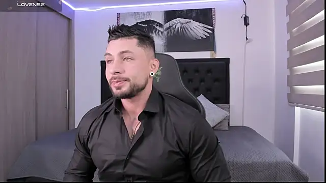 Snapshot of santi_aesthetic chatting on 12, 10, 2025 santi aesthetic online show from 12, 10, 2025