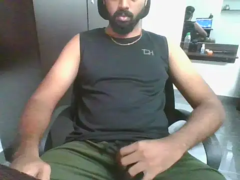 lovelyakash69 online show from 5, 11, 2025