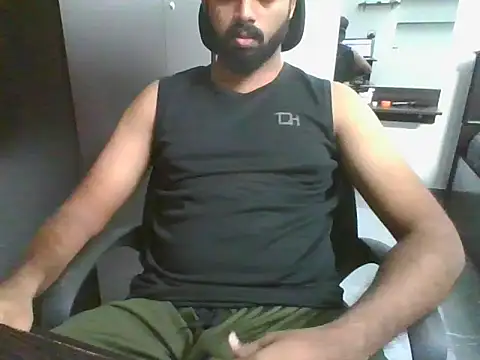 lovelyakash69 online show from 16, 12, 2025