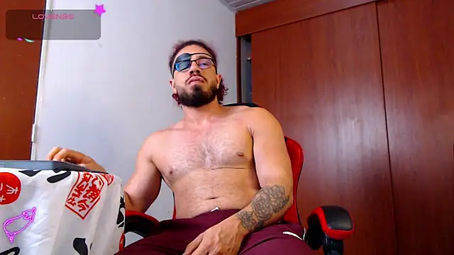 Snapshot of pirata_fitness chatting on 21, 11, 2025 pirata fitness online show from 21, 11, 2025