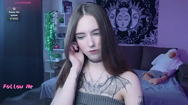 naugghtynikki online show from 7, 10, 2025