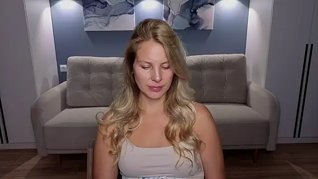 Snapshot of MelanieBennett chatting on 16, 9, 2025 MelanieBennett online show from 16, 9, 2025