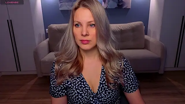 Snapshot of MelanieBennett chatting on 9, 4, 2026 MelanieBennett online show from 9, 4, 2026