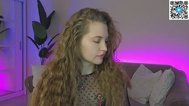 Snapshot of TesssaHart chatting on 14, 10, 2025 TesssaHart online show from 14, 10, 2025