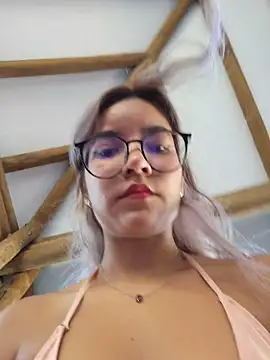 Pretty roxxyy online show from 14, 12, 2025