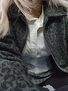 Pretty roxxyy online show from 8, 1, 2026