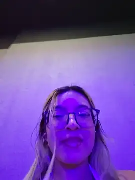 Snapshot of Pretty_roxxyy chatting on 8, 2, 2026 Pretty roxxyy online show from 8, 2, 2026