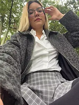 Snapshot of Pretty_roxxyy chatting on 23, 2, 2026 Pretty roxxyy online show from 23, 2, 2026