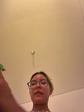 Snapshot of Pretty_roxxyy chatting on 1, 3, 2026 Pretty roxxyy online show from 1, 3, 2026