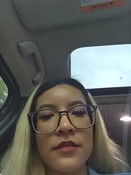 Snapshot of Pretty_roxxyy chatting on 7, 3, 2026 Pretty roxxyy online show from 7, 3, 2026