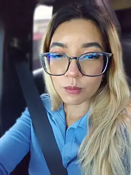 Pretty roxxyy online show from 9, 5, 2026