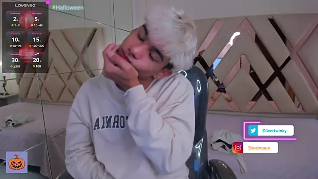 OliverTwinky online show from 3, 10, 2025