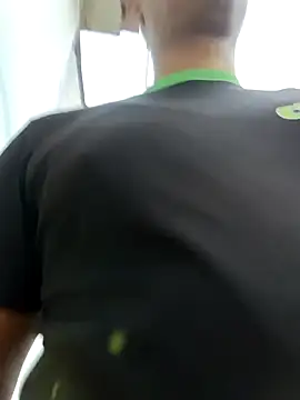 Snapshot of elnegro707070 chatting on 14, 11, 2025 elnegro707070 online show from 14, 11, 2025