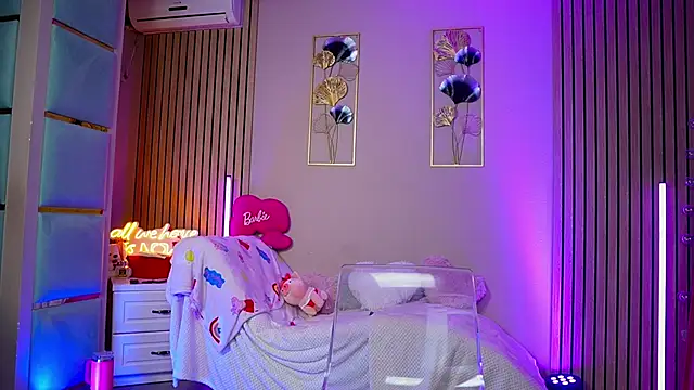 Snapshot of SabrinaJade chatting on 13, 2, 2026 SabrinaJade online show from 13, 2, 2026