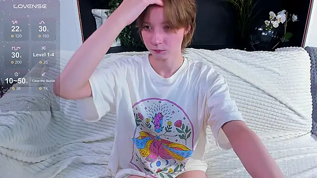 Snapshot of just_suka chatting on 14, 9, 2025 just suka online show from 14, 9, 2025