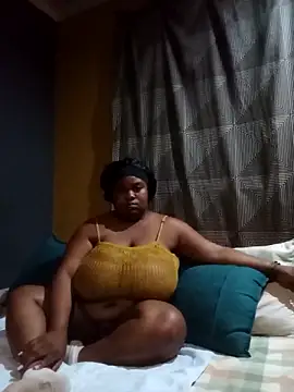 Snapshot of MissThickMelons chatting on 10, 9, 2025 MissThickMelons online show from 10, 9, 2025