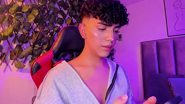 Snapshot of Niick_Twink chatting on 28, 9, 2025 Niick Twink online show from 28, 9, 2025