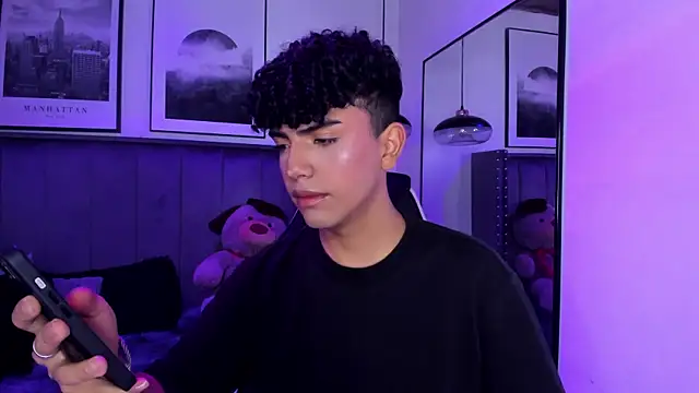 Snapshot of Niick_Twink chatting on 22, 10, 2025 Niick Twink online show from 22, 10, 2025