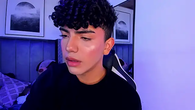 Snapshot of Niick_Twink chatting on 25, 10, 2025 Niick Twink online show from 25, 10, 2025