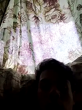 Snapshot of Omoraia chatting on 11, 10, 2025 Omoraia online show from 11, 10, 2025