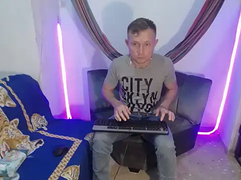 Snapshot of hot_mann11 chatting on 4, 3, 2026 hot mann11 online show from 4, 3, 2026