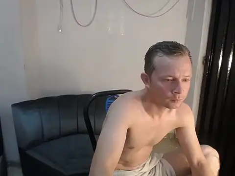 Snapshot of hot_mann11 chatting on 5, 4, 2026 hot mann11 online show from 5, 4, 2026