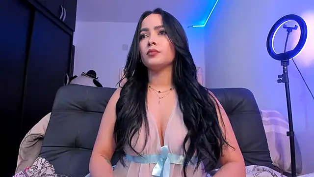 Bella  hamilton online show from 27, 2, 2026