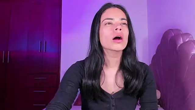 BellaSun  online show from 9, 10, 2025