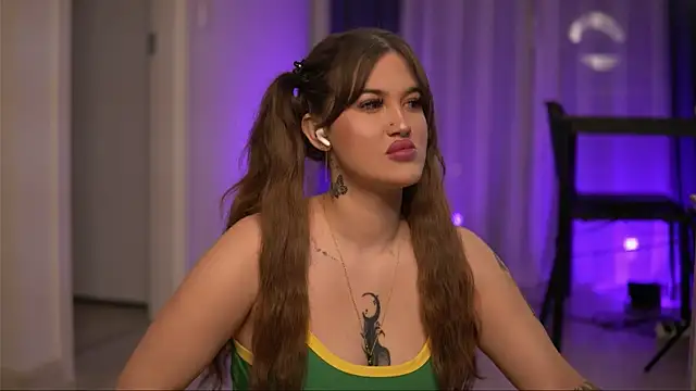 AryaDeluna online show from 17, 11, 2025